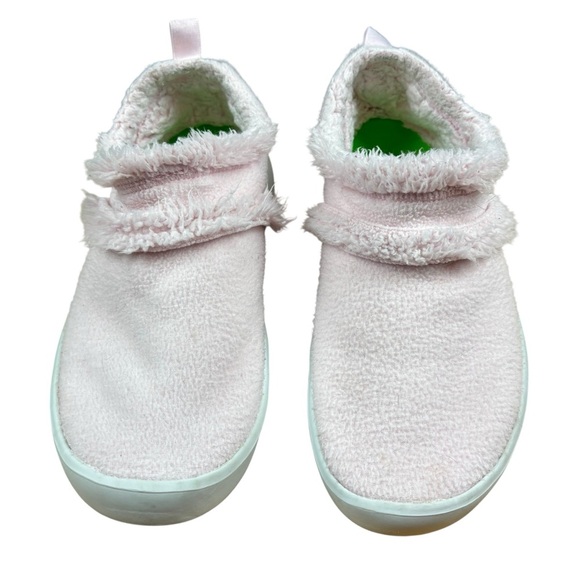 OOFOS Oocoozie Women's Pink Fleece Low Sneakers - Picture 2 of 11